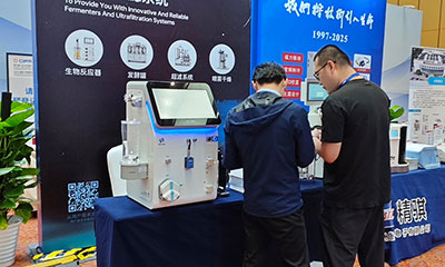 JIUYOU.COM·(中国区)官方网站团队与客户交流